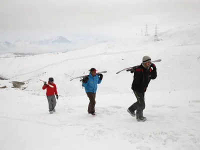 urn-publicid-ap-org-dda0788ea5ac43b1de6298d340e0b07aAfghanistan_Snowboarding_87379